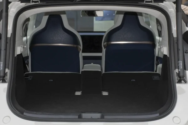 Zeekr X interior