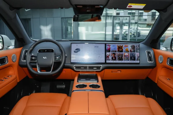 Li L6 interior color orange