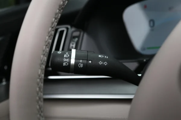 BYD Tang DM-i interior