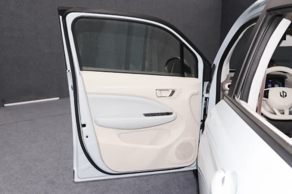 Leapmotor T03 interior