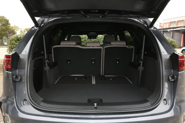 BYD Tang DM-i interior