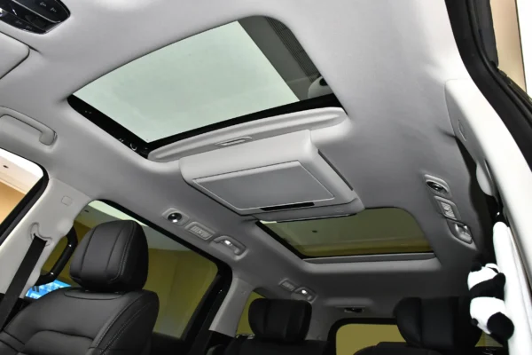 Trumpchi E8 PHEV interior black